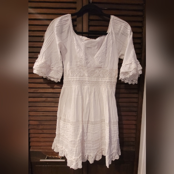 Snidel above knee dress in white. Fits size xs/small. - Picture 1 of 9